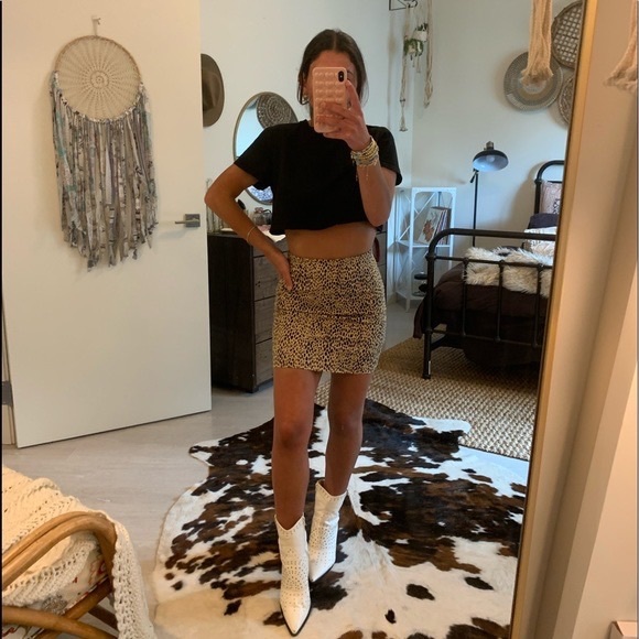 BRANDY MELVILLE Tan Leopard Mini Skirt - Picture 10 of 10